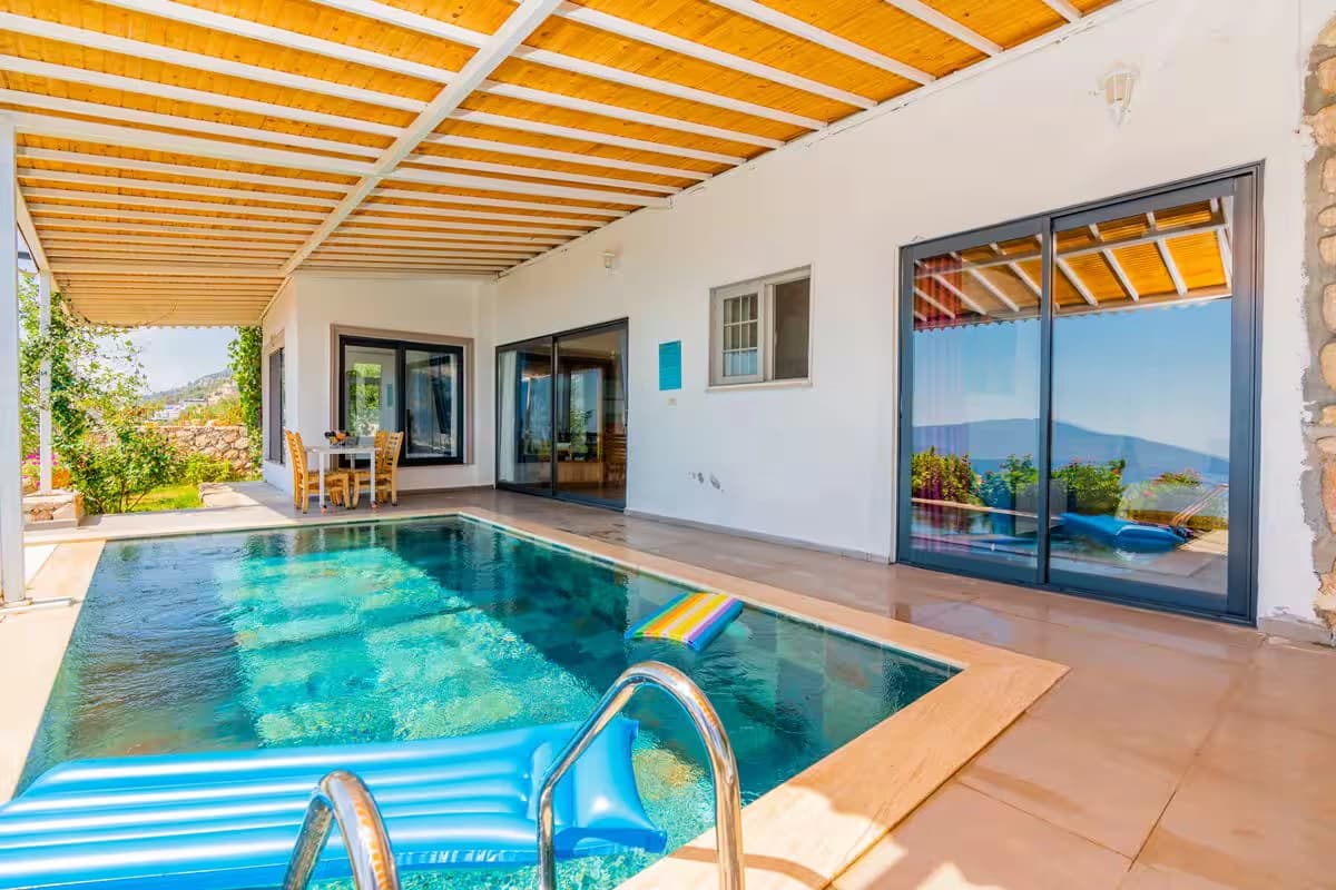 Villa Familya Korunaklı Havuz 44