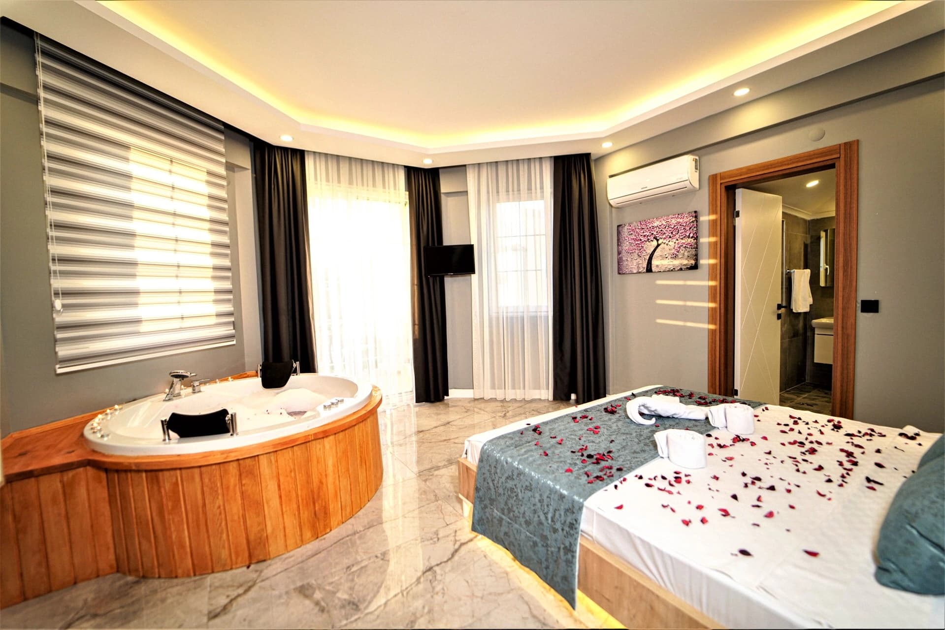 Villa Nazende Korunaklı Havuz 46