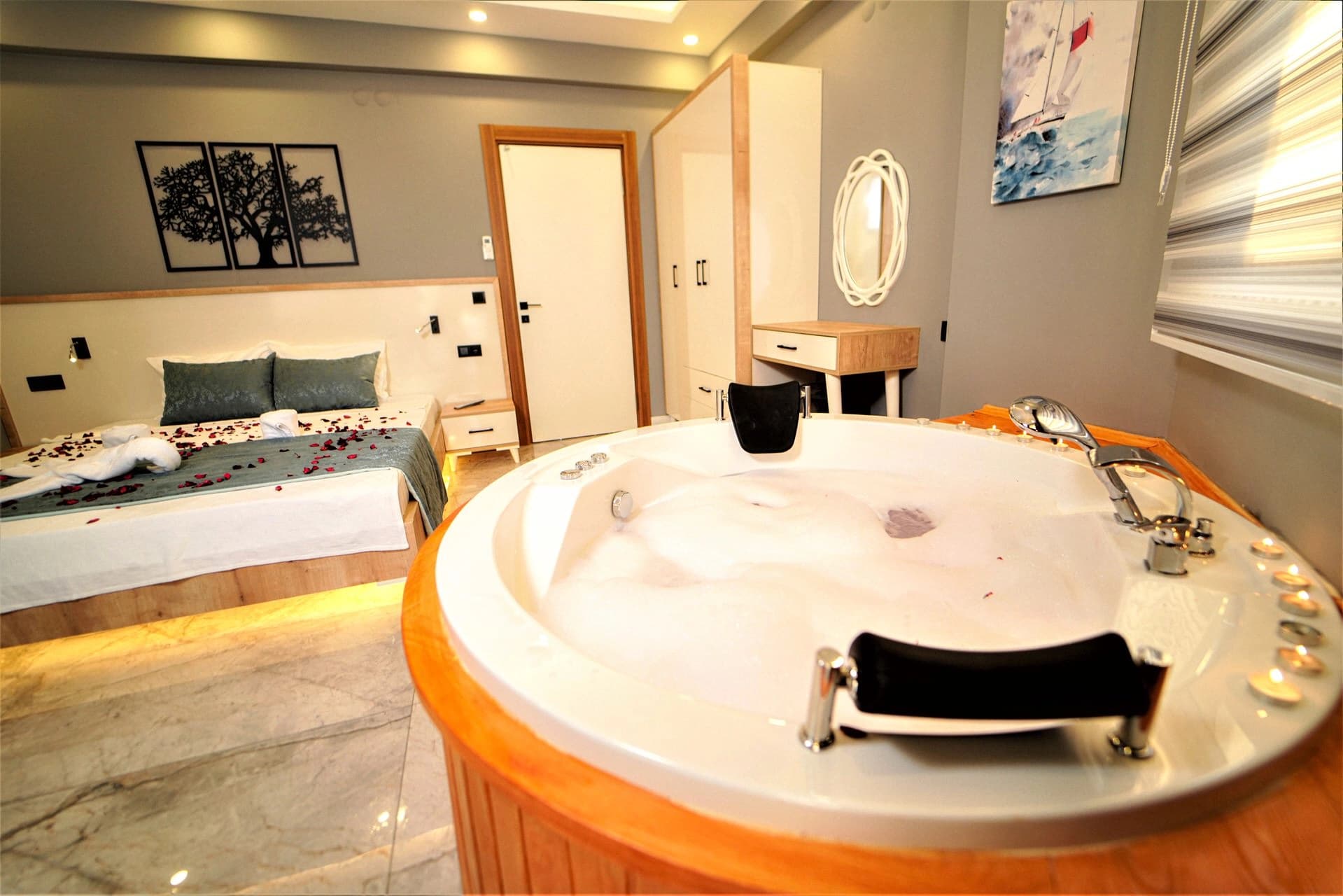 Villa Nazende Korunaklı Havuz 60