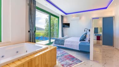 Villa Burcu Korunaklı Havuz 24