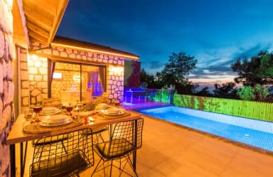 Villa Esay Korunaklı Havuz 83