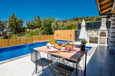 Villa Esay Korunaklı Havuz 55