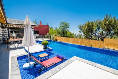 Villa Esay Korunaklı Havuz 69