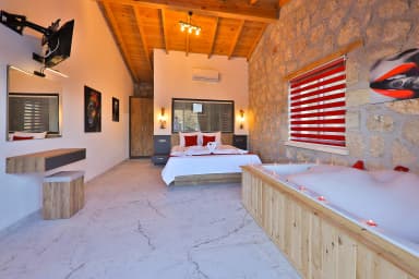 Villa Tanç Korunaklı Havuz 77