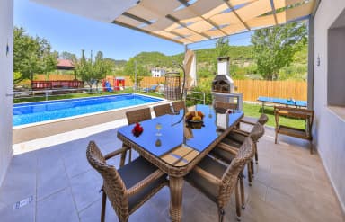 Villa Seyret Korunaklı Havuz 65