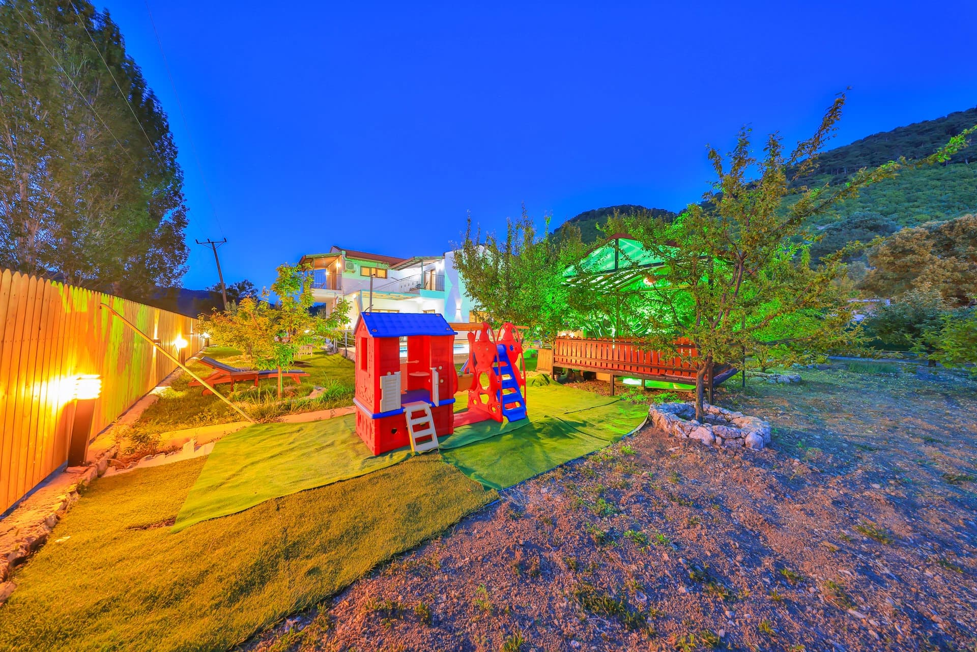 Villa Seyret Korunaklı Havuz 85