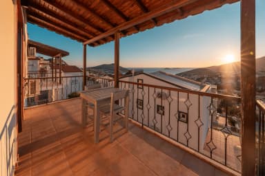 Villa Caledonia Korunaklı Havuz 74