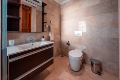 Villa Caledonia Korunaklı Havuz 26