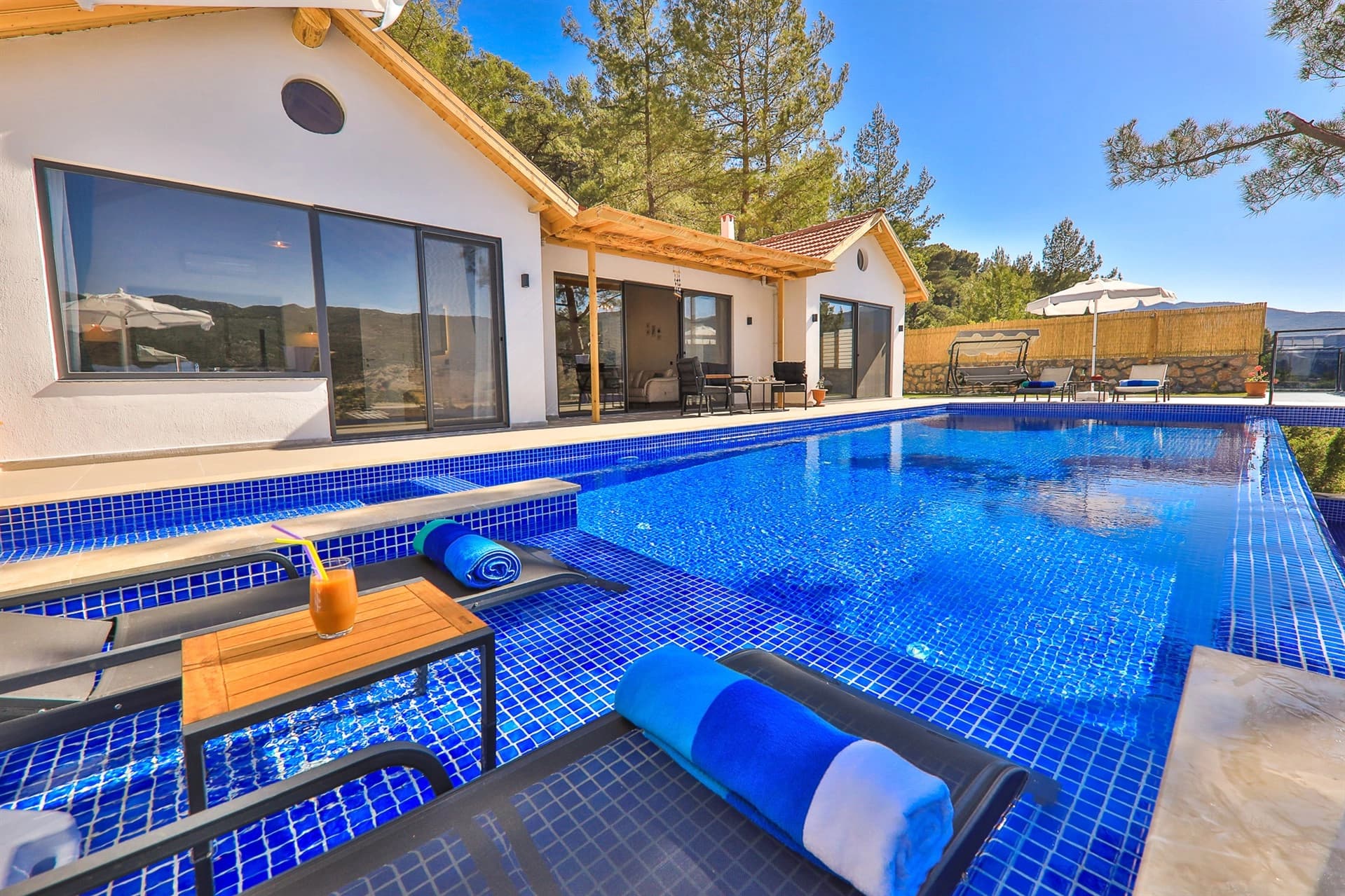 Villa Kozalak Korunaklı Havuz 44