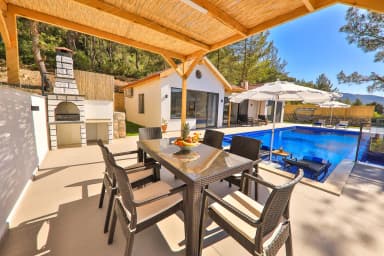 Villa Kozalak Korunaklı Havuz 10