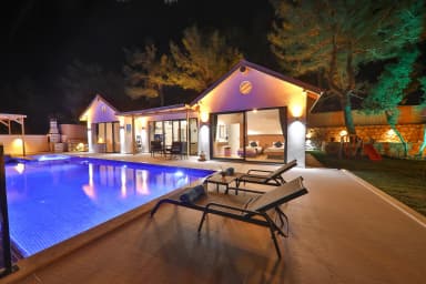 Villa Kozalak Korunaklı Havuz 52