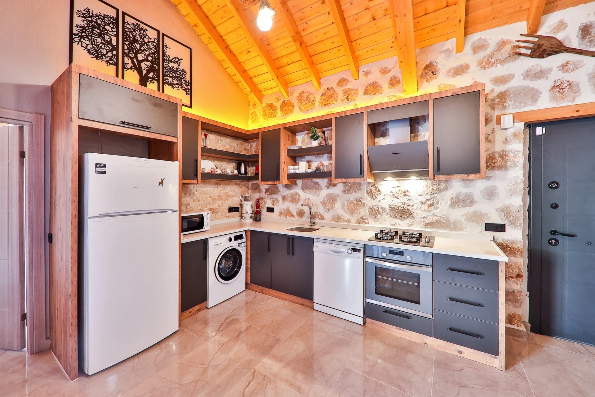 Villa Gökkaya Korunaklı Havuz 10