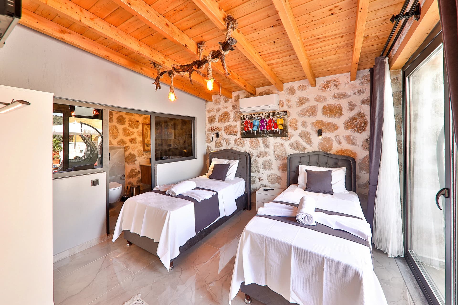 Villa Gökkaya Korunaklı Havuz 24