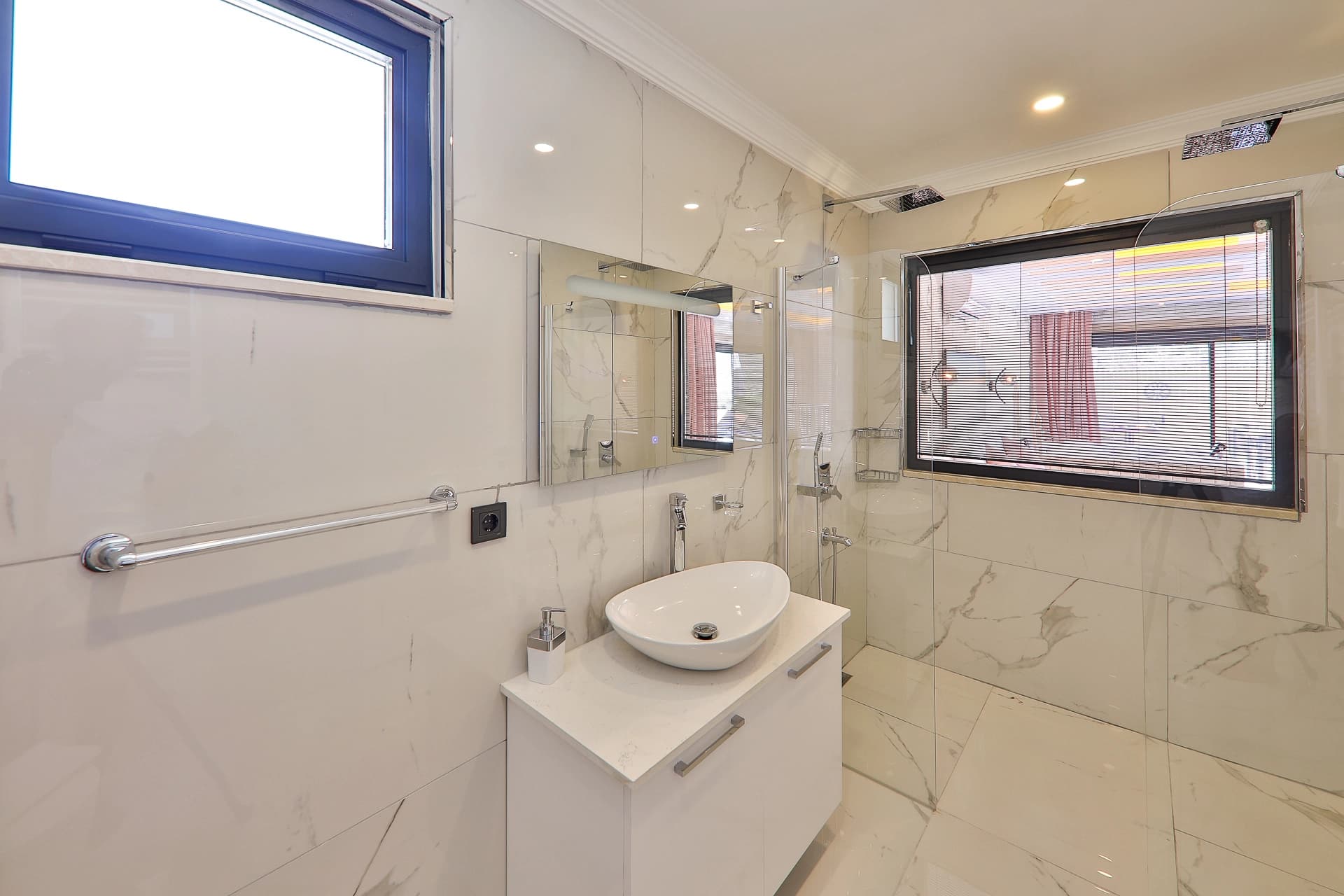 Villa Kalisto Korunaklı Havuz 46