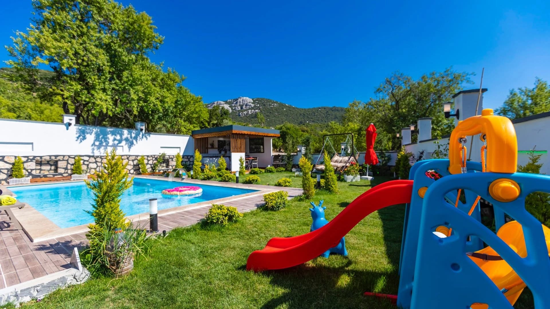 Villa Desen Korunaklı Havuz 50