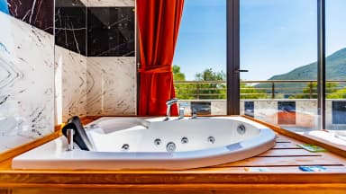 Villa Desen Korunaklı Havuz 72