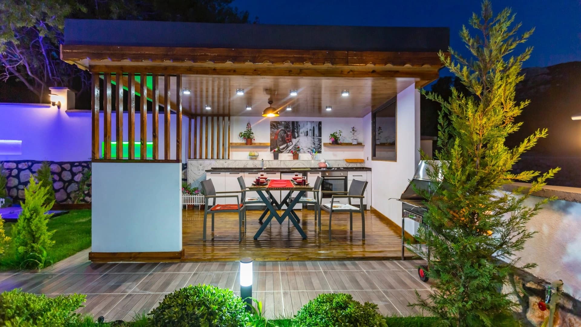 Villa Desen Korunaklı Havuz 84