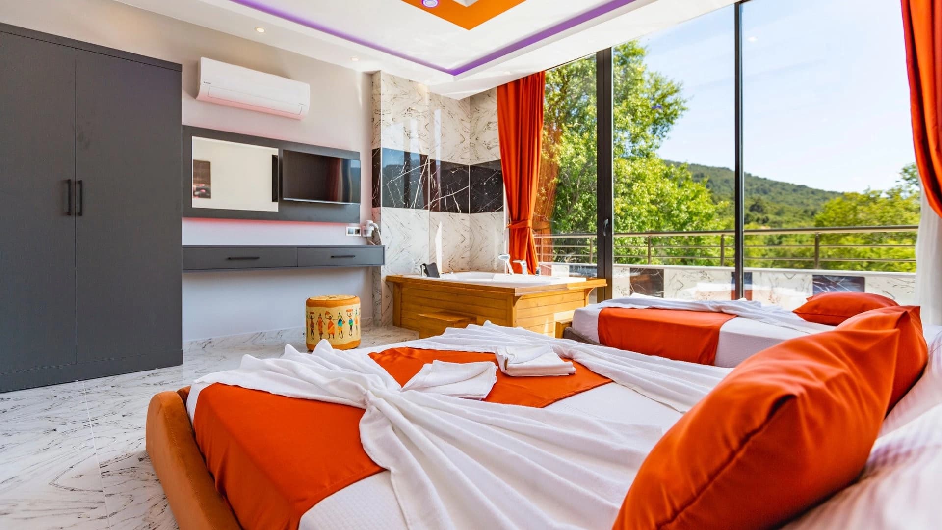 Villa Desen Korunaklı Havuz 86