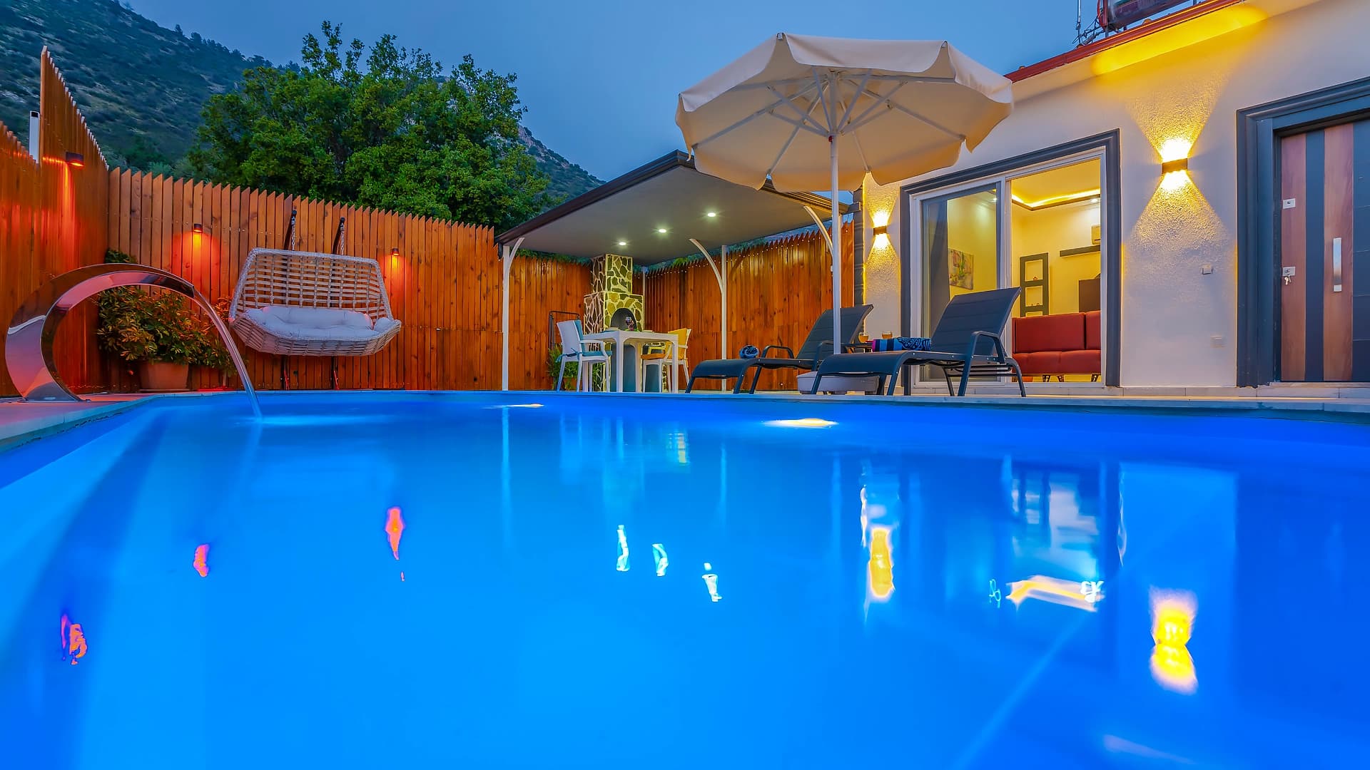 Villa Yiğit Üzümlü Korunaklı Havuz 35