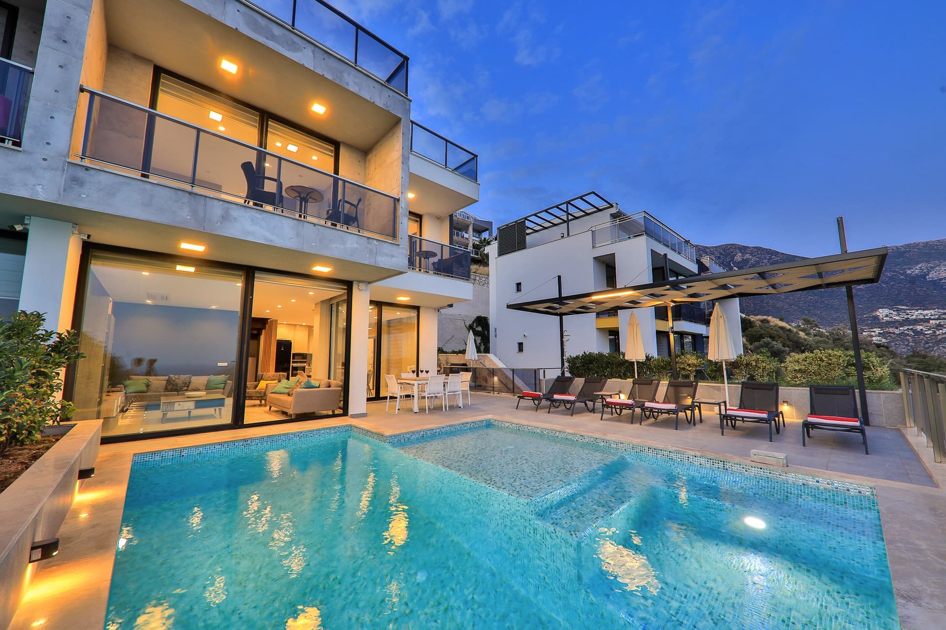 Villa Skylight Özel Havuzlu 11