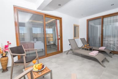 Suit Lime Korunaklı Havuz 82