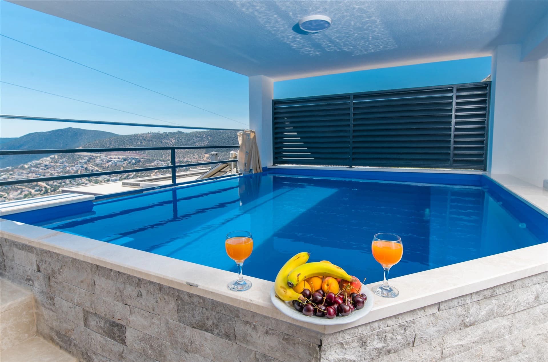 Suit Lime Korunaklı Havuz 40