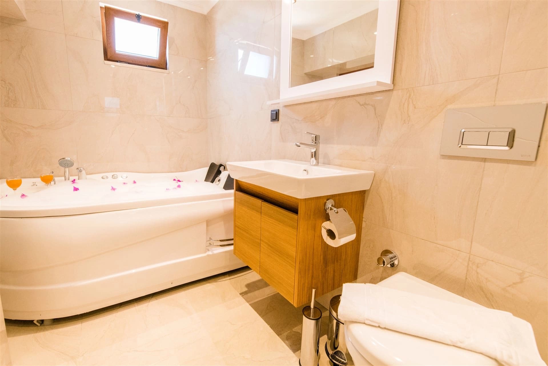 Suit Lime Korunaklı Havuz 28