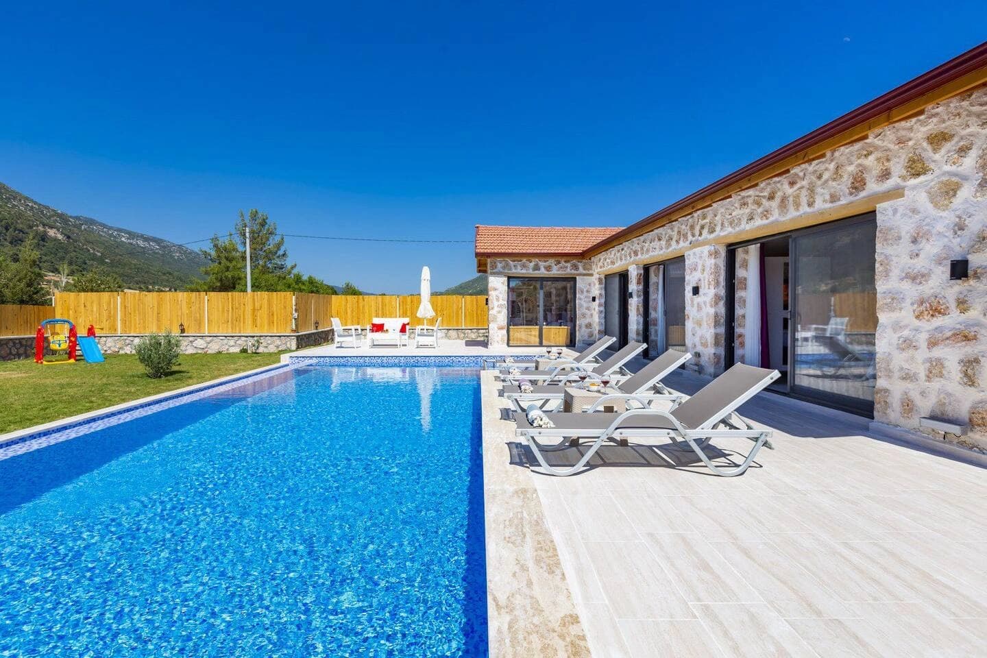 Villa Blue Bird Korunaklı Havuz 46