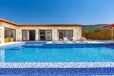 Villa Blue Bird Korunaklı Havuz 60