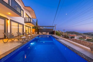 Villa Zemheri Korunaklı Havuz 18