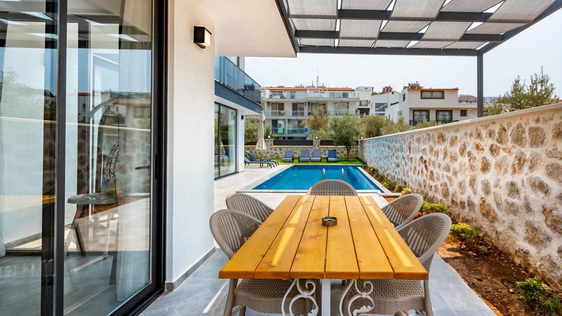 Villa Lipsos 2 Özel Havuzlu 73