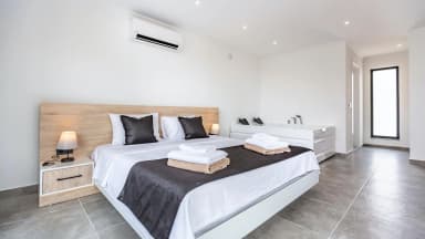 Villa Lipsos 2 Özel Havuzlu 95