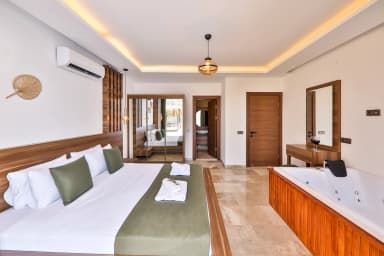Villa Glorious Korunaklı Havuz 41
