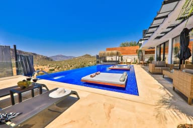 Villa Glorious Korunaklı Havuz 45