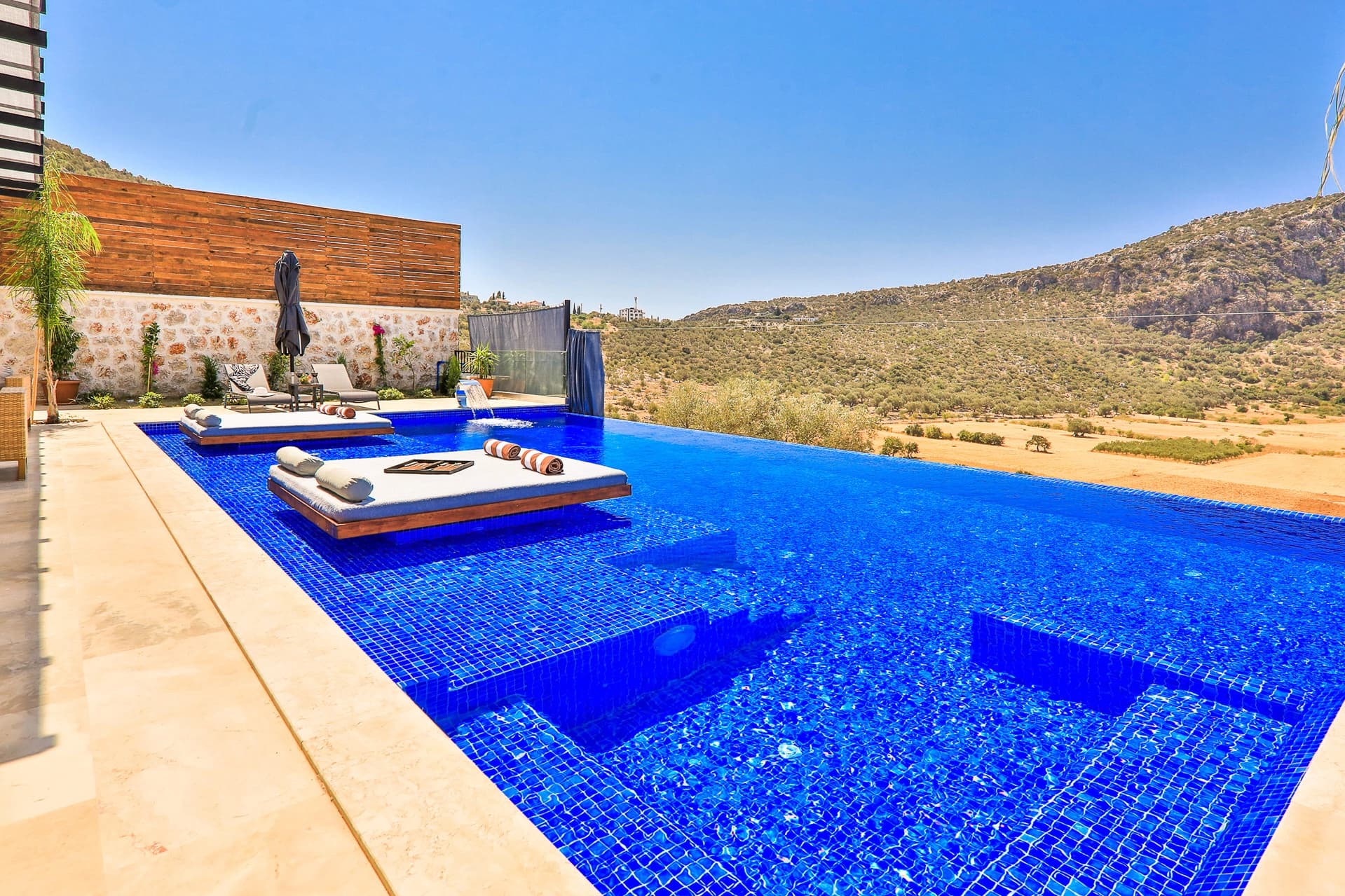 Villa Glorious Korunaklı Havuz 73