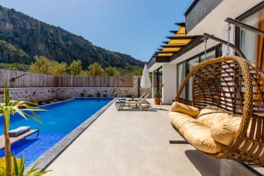 Villa Özalp Korunaklı Havuz 84