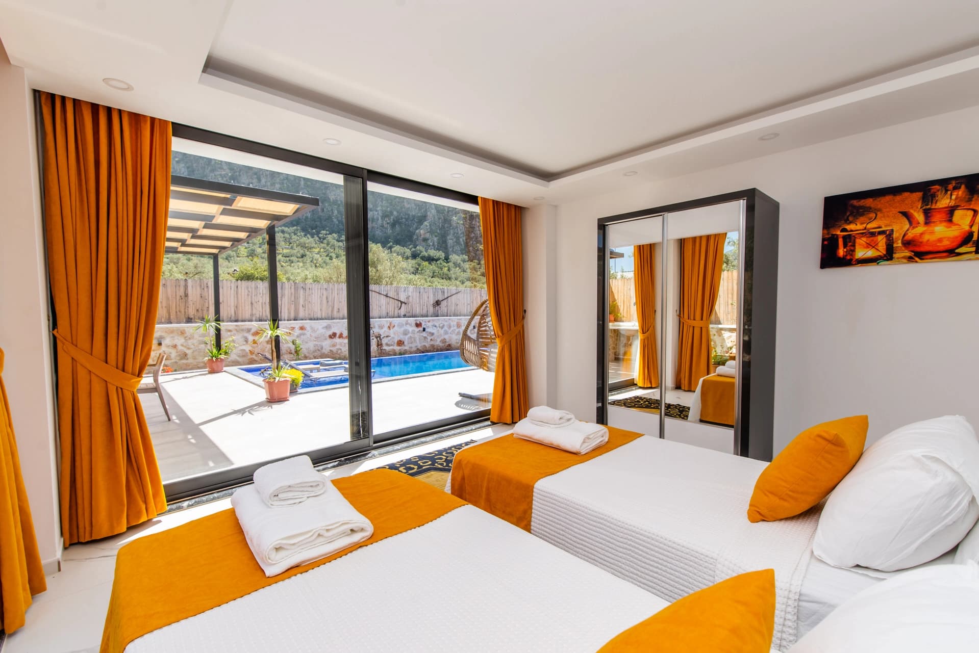 Villa Özalp Korunaklı Havuz 32