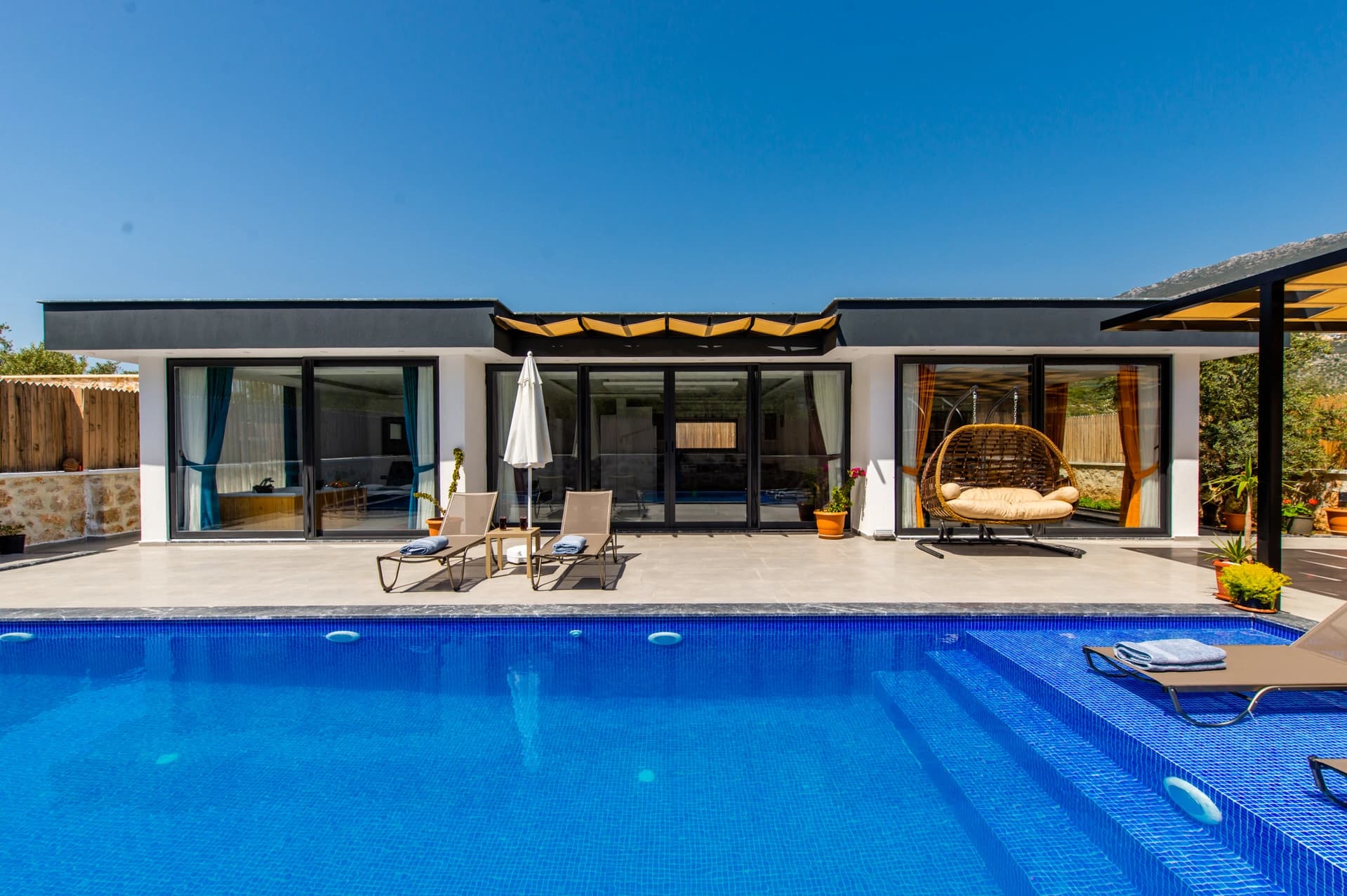 Villa Özalp Korunaklı Havuz 42