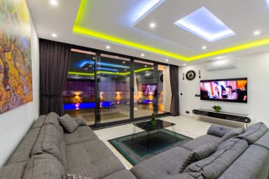 Villa Özalp Korunaklı Havuz 38