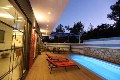 Villa Cazibe Korunaklı Havuz 57