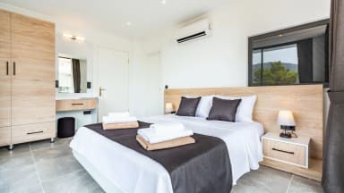 Villa Lipsos 3 Özel Havuzlu 95