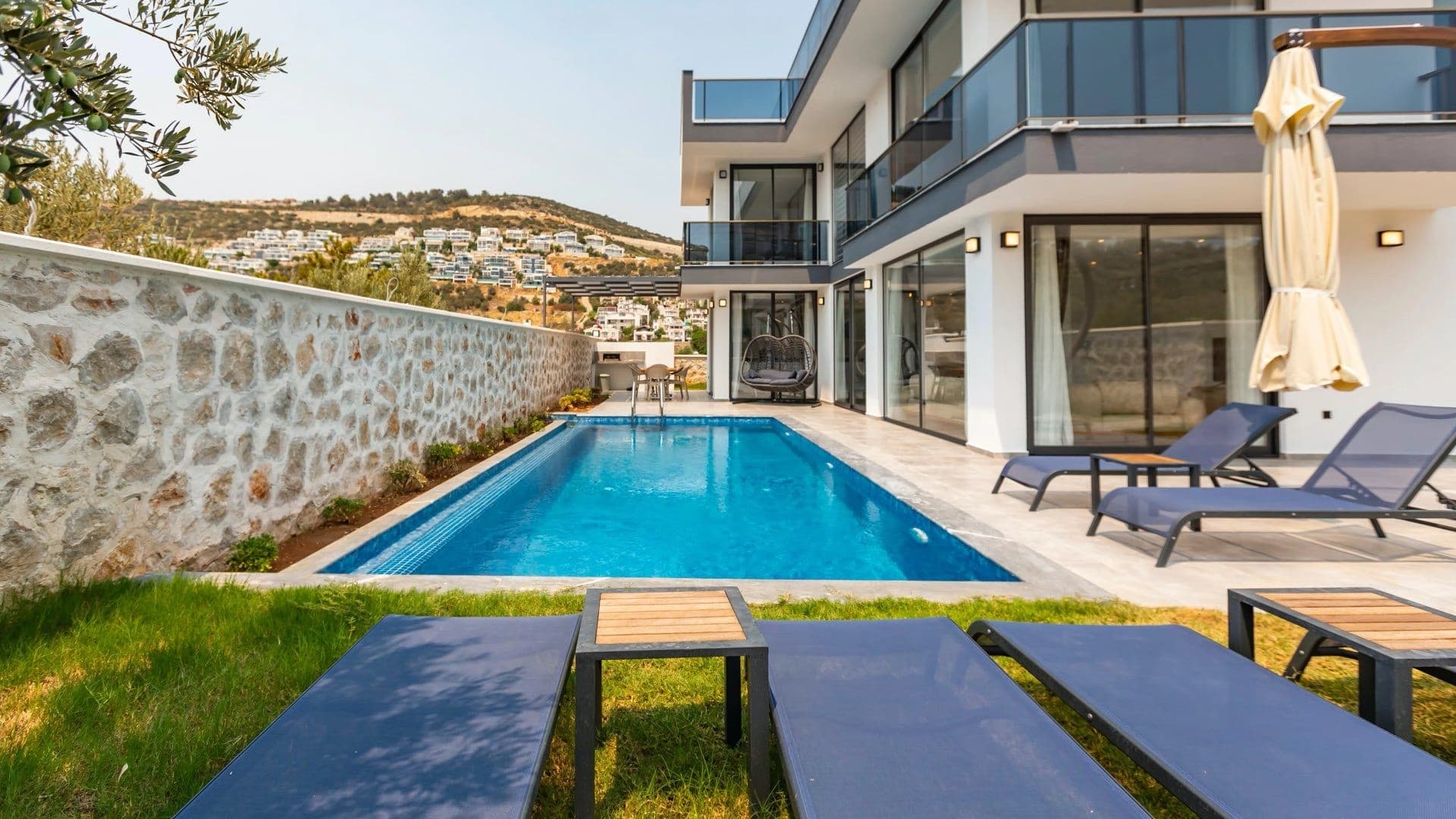 Villa Lipsos 3 Özel Havuzlu 45