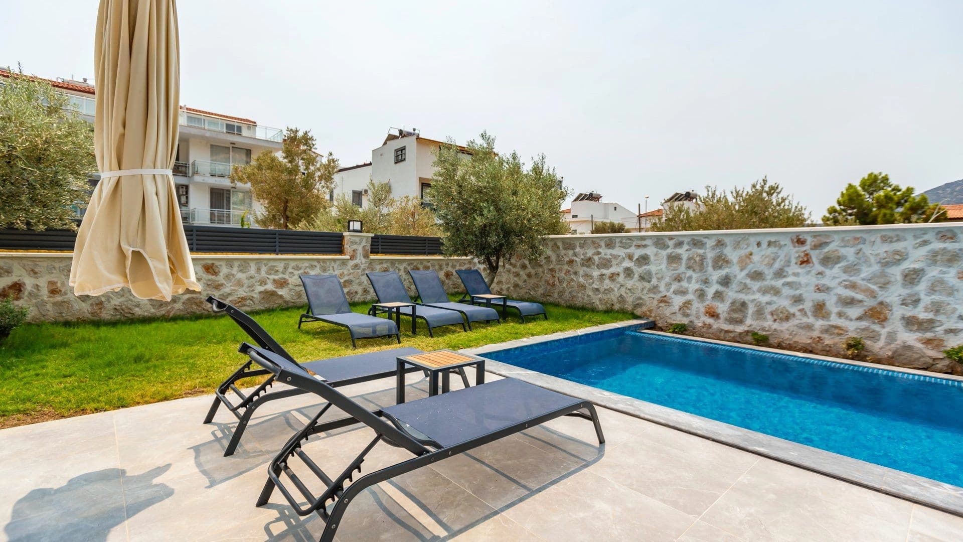 Villa Lipsos 3 Özel Havuzlu 73