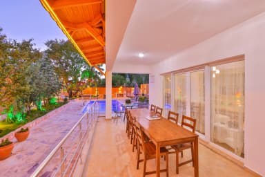 Villa DR Korunaklı Havuz 19