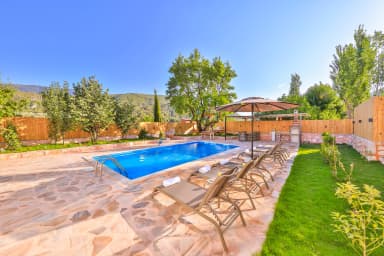 Villa DR Korunaklı Havuz 39