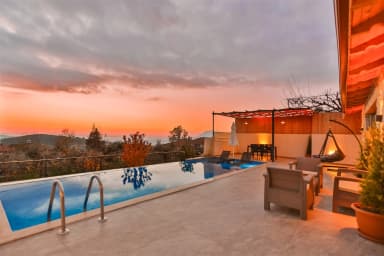 Villa Yaman Korunaklı Havuz 70