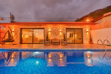 Villa Yaman Korunaklı Havuz 98