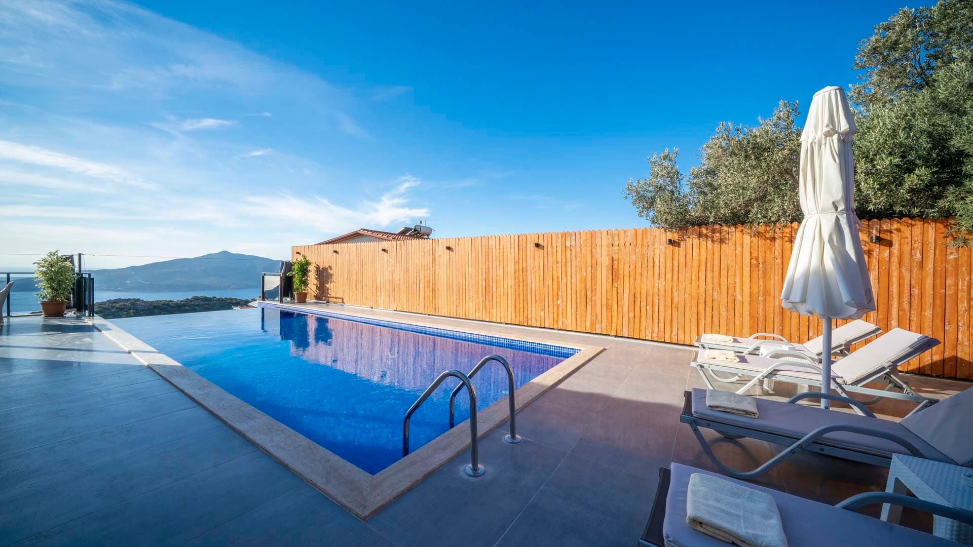 Villa Desde Korunaklı Havuz 28