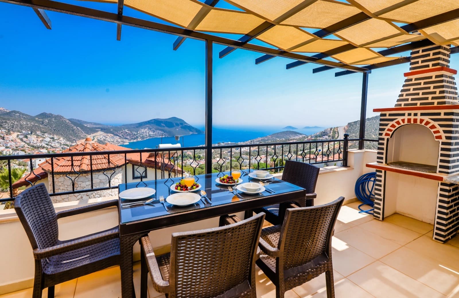 Suit White Roof Kalkan 47