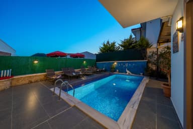 Villa Altuğ Korunaklı Havuz 42